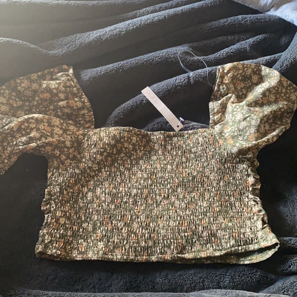 Two piece - Picture 2 of 5